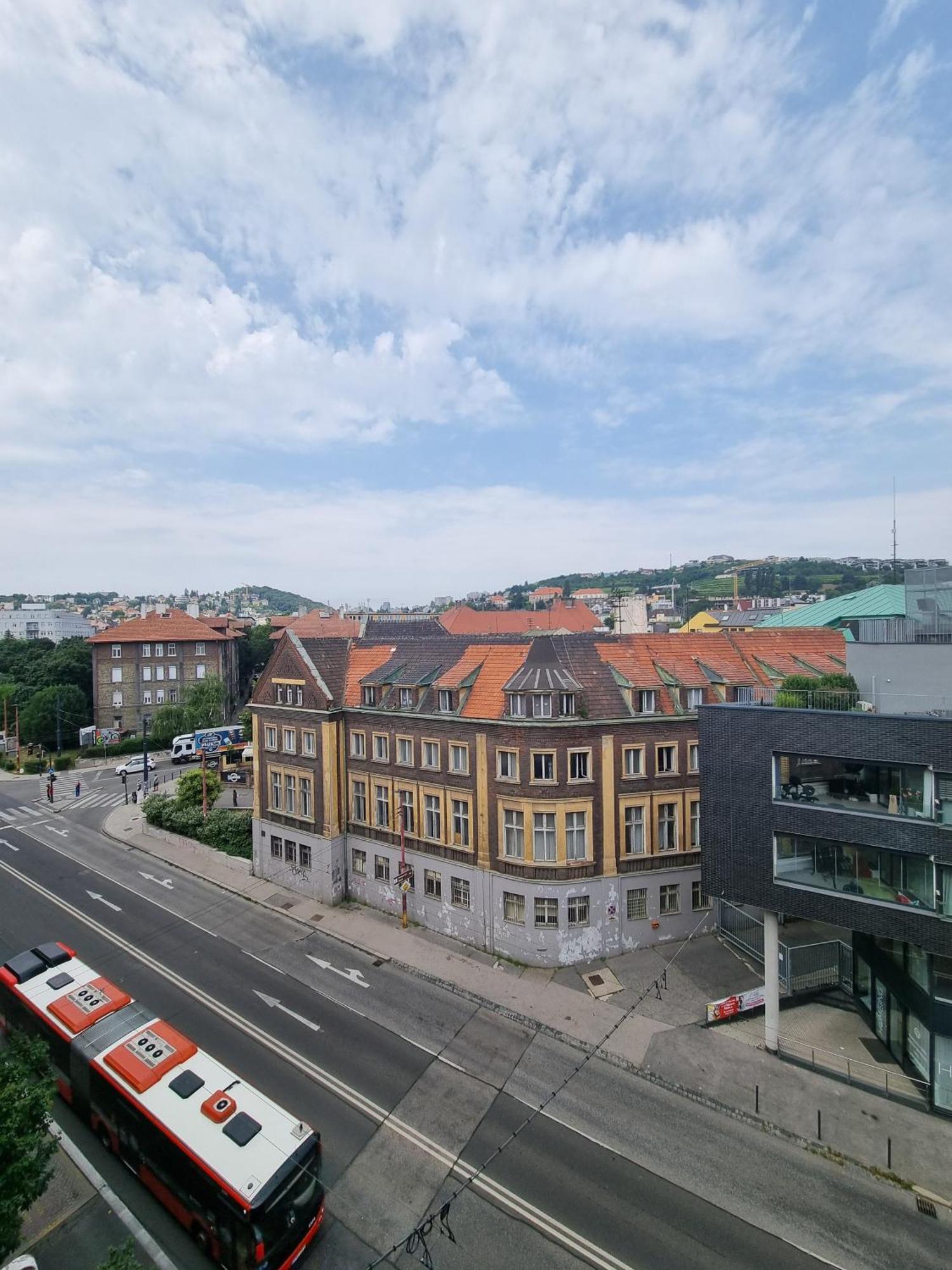 Big 4 Room Huge Apartment Bratislava Exterior foto